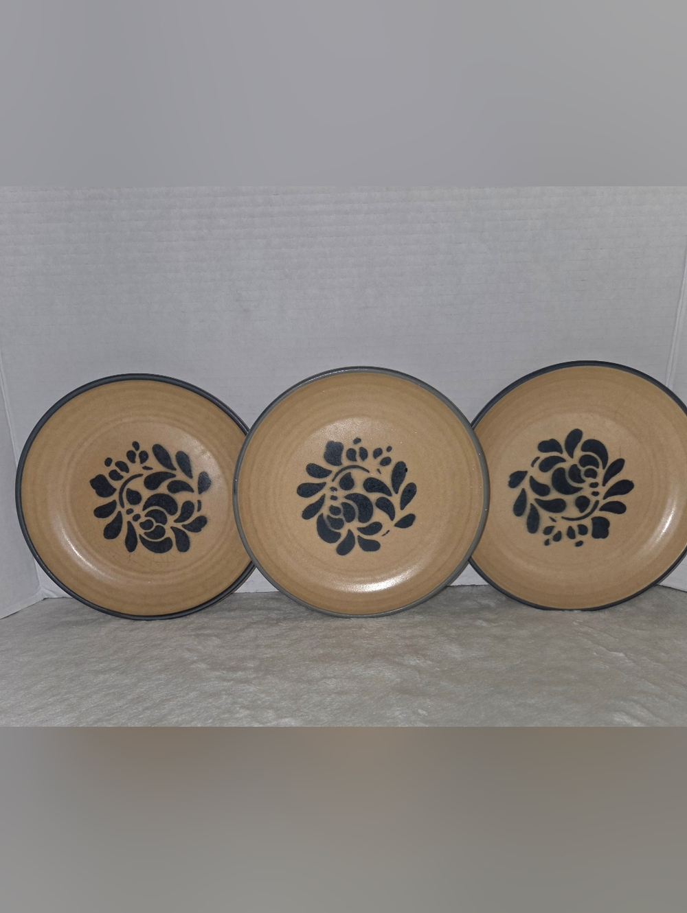 Pfaltzgraff Folk Art Salad Plates Set of 3 VTG 7 1/8" Blue Floral on Tan USA